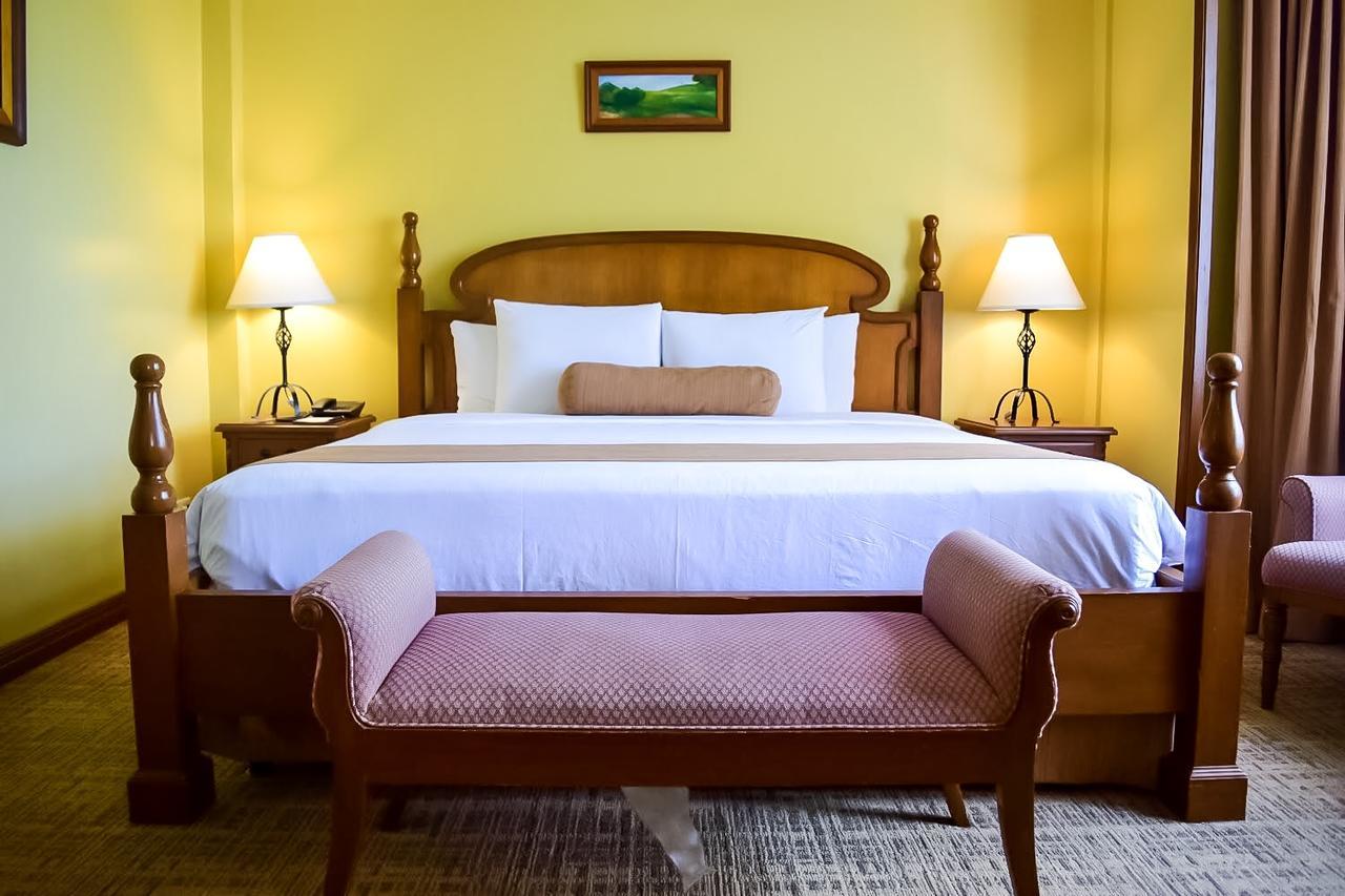 Hotel The Manor At Camp John Hay Baguio City Zewnętrze zdjęcie