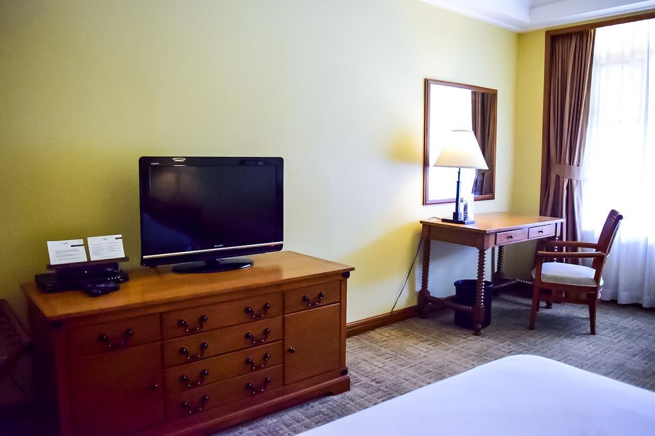 Hotel The Manor At Camp John Hay Baguio City Zewnętrze zdjęcie